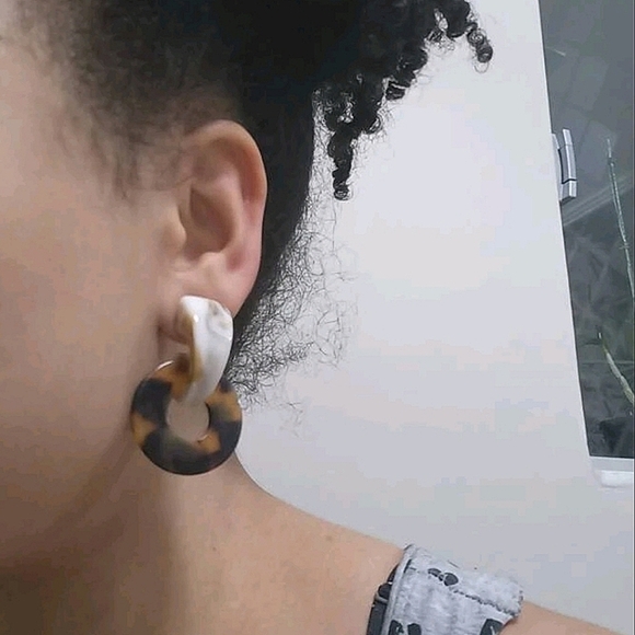 Drop earrings Tortoiseshell lightweight Cheetah print boho casual hoop 💖2/$30 - Picture 10 of 13